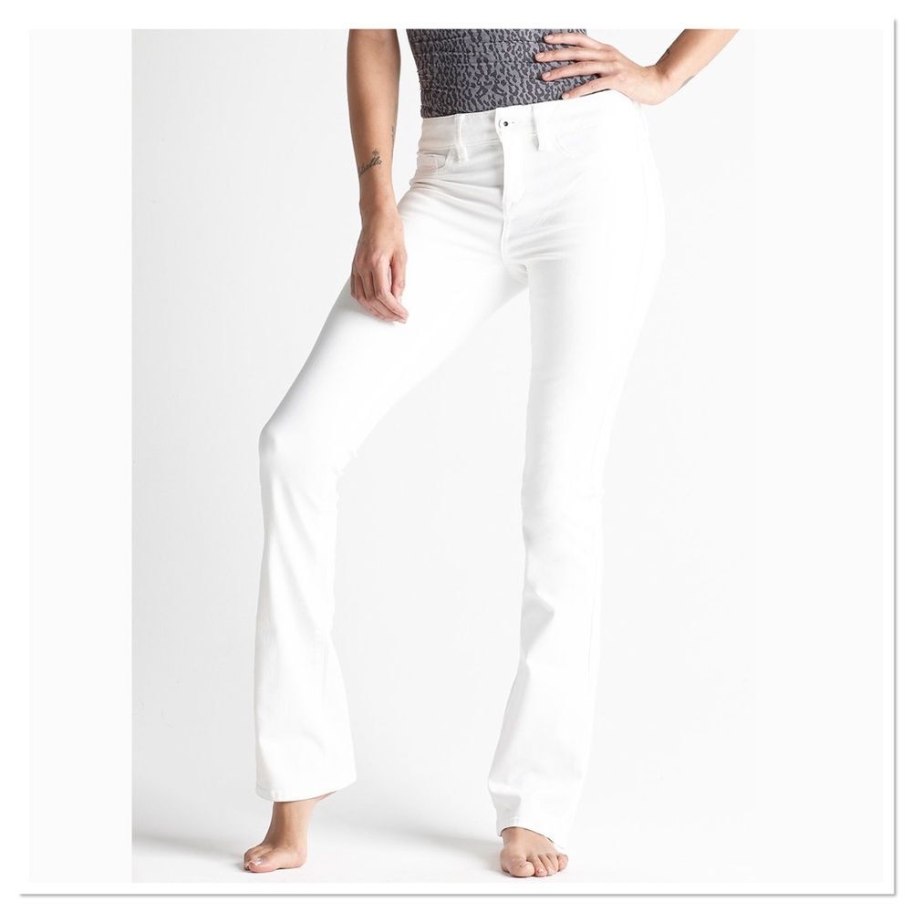 Yummie White Bootcut Stretch Jeans 28